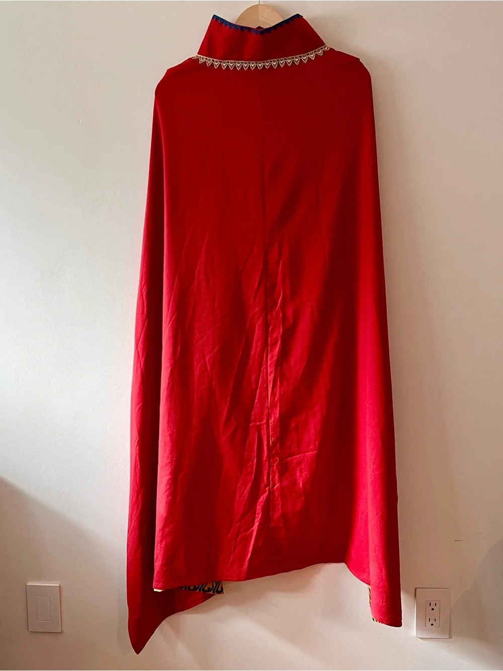 Unbranded red costume